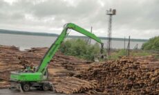 Онежский лесопильно-деревообрабатывающий комбинат отремонтировал финский фрезерно-брусующий станок Онега, заготовка брёвен, лесопромышленность